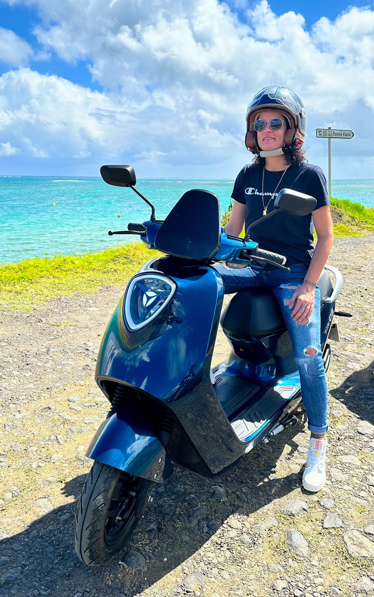 scooter ekov car 4 2 - Ekov Car - Location de voitures en Martinique